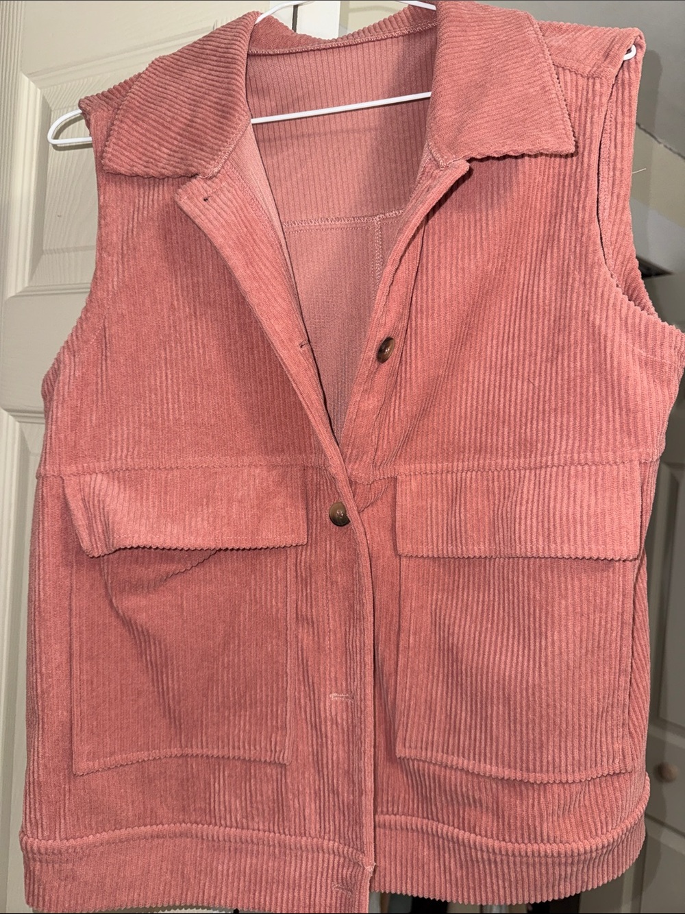 Corduroy Button-Front Vest in Dusty Rose size medium